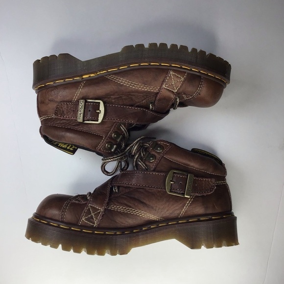 Vintage Made in England 9946 Doc Marten Brown Leather Criss Cross Boots Size 7.